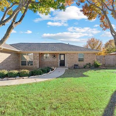 7 Rogers Cir, Krum, TX 76249