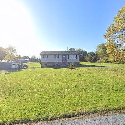 7 Sunset Dr, Bernville, PA 19506