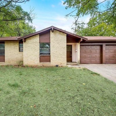 703 Johns Dr, Euless, TX 76039