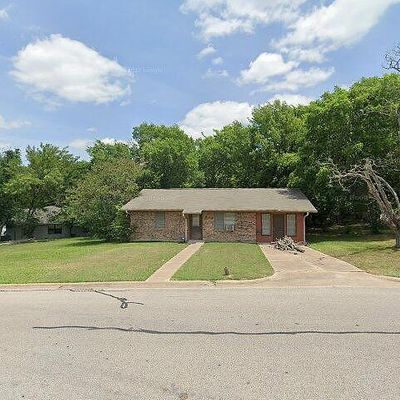 706 N Market St, Brenham, TX 77833