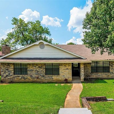 709 Walnut Dr, Lewisville, TX 75067