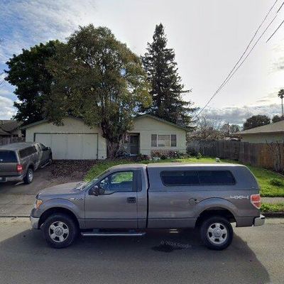 710 Hewett St, Santa Rosa, CA 95401