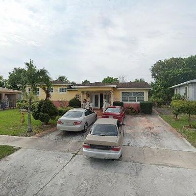 712 Nw 186 Th Dr, Miami, FL 33169