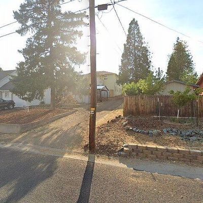 712 Oak St, Yreka, CA 96097