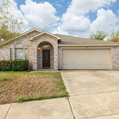 7208 Stonegate Dr, Benbrook, TX 76126