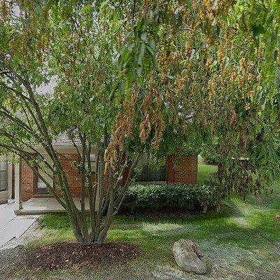 7222 Huntcliff, West Bloomfield, MI 48322