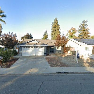 724 W Wren Dr, Visalia, CA 93291