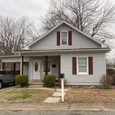 731 N Walnut St, Dexter, MO 63841