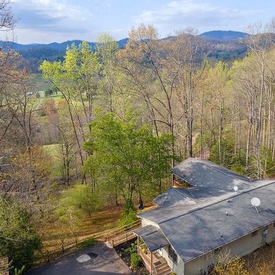 642 Franklin Farm Rd, Franklin, NC 28734