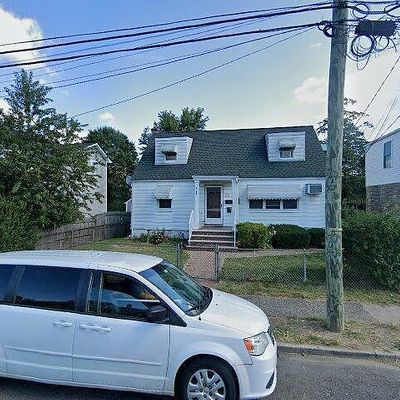 65 Chestnut St, Lodi, NJ 07644