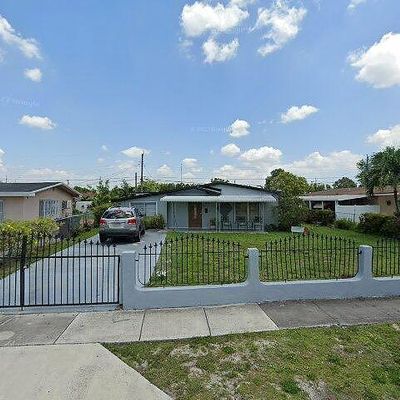 651 Se 1 St Pl, Hialeah, FL 33010