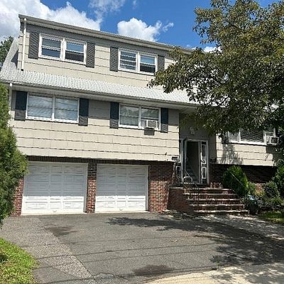 666 Chestnut Pl, Secaucus, NJ 07094