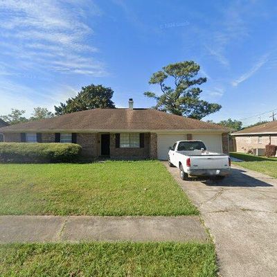 667 Birchwood Dr, Port Neches, TX 77651