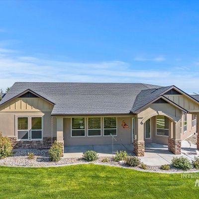 6718 E Brindle Point Dr, Nampa, ID 83687