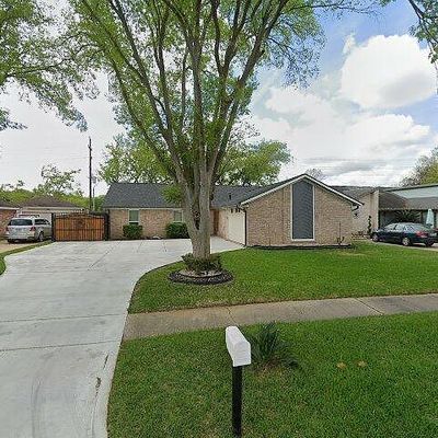 6822 Escondido Dr, Houston, TX 77083