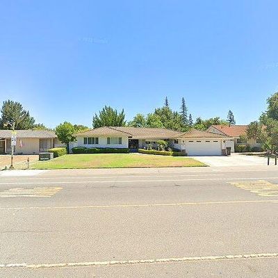 6889 Greenhaven Dr, Sacramento, CA 95831