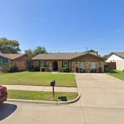 6913 Mccoy Dr, Watauga, TX 76148