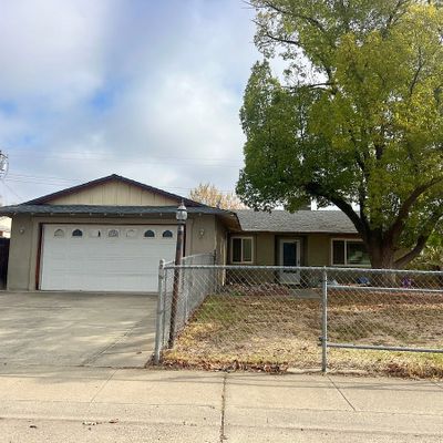 6913 Stillwater Way, Sacramento, CA 95828