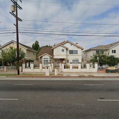 6957 De Soto Ave, Canoga Park, CA 91303