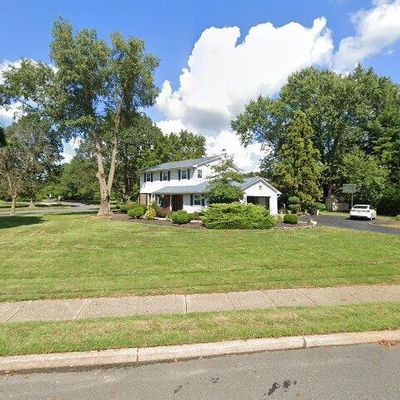 81 Oak Creek Rd, East Windsor, NJ 08520