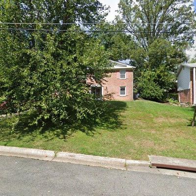 810 Downs Dr, Silver Spring, MD 20904