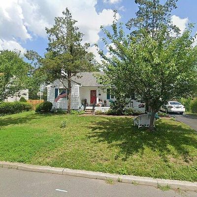 810 Rhine Blvd, Raritan, NJ 08869