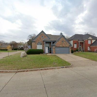 8101 Cloverglen Ln, Fort Worth, TX 76123