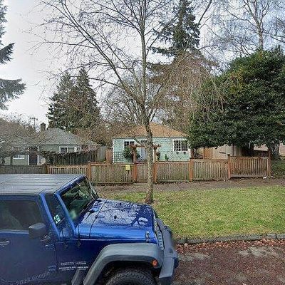 8137 34 Th Ave Sw, Seattle, WA 98126