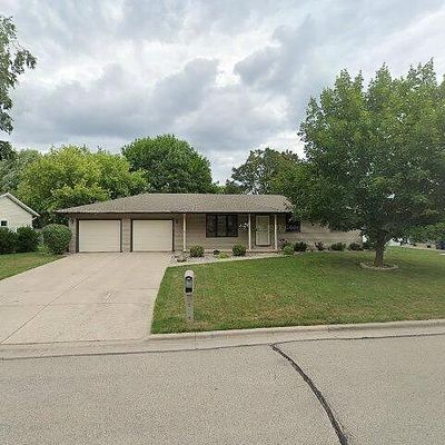 821 Floral Dr, Green Bay, WI 54301