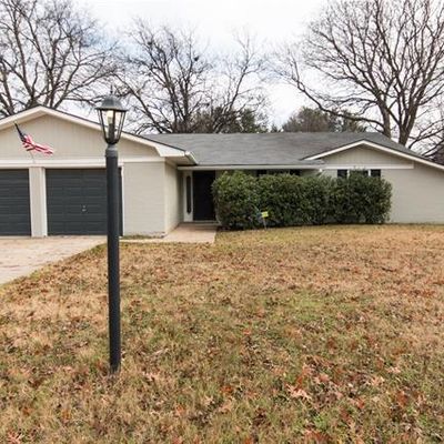 1009 Locust St, Benbrook, TX 76126