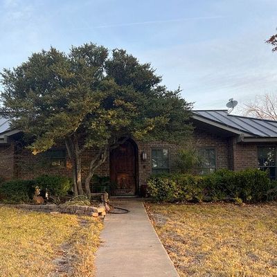 102 Yucca Ln, Ozona, TX 76943