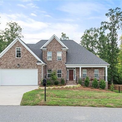 7627 Monty Dr, Kernersville, NC 27284