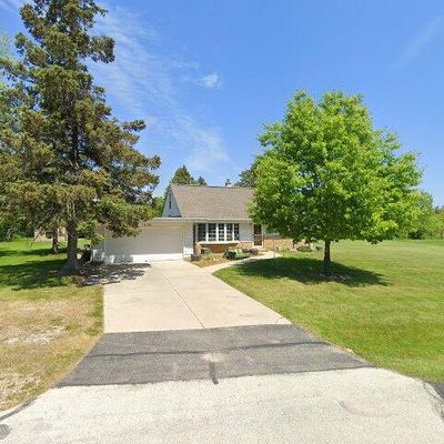 7826 Christy Circle Dr, Caledonia, WI 53126