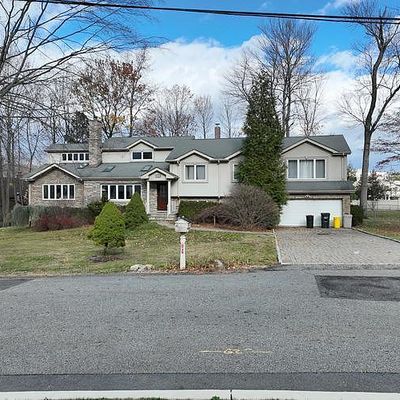 787 Ackerman St, Franklin Lakes, NJ 07417