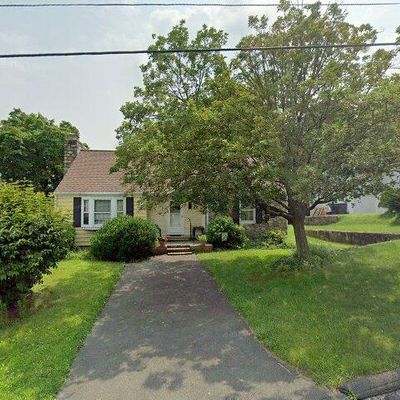 8 Lindberg St, Bethel, CT 06801