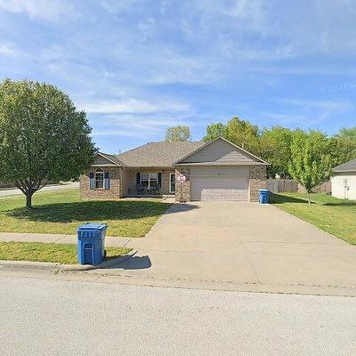 113 E Shawnee St, Strafford, MO 65757