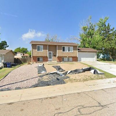 12 Grissom Pl, Pueblo, CO 81001