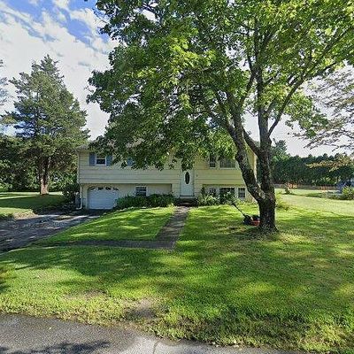 12 Oak Hill Rd, Oakdale, CT 06370