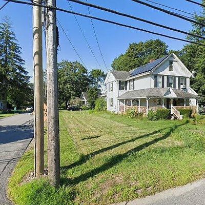 11 Cottage St, Putnam, CT 06260