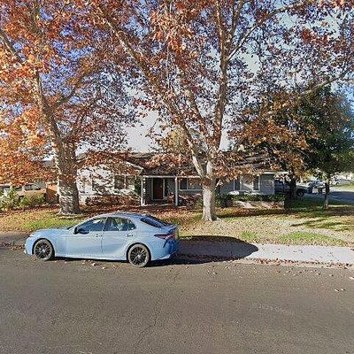 11 W Robinhood Dr, Stockton, CA 95207