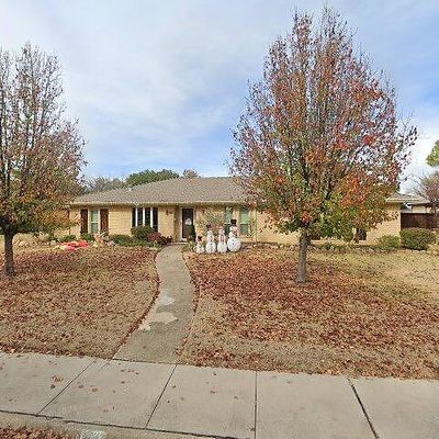 1221 Grove Dr, Lewisville, TX 75077