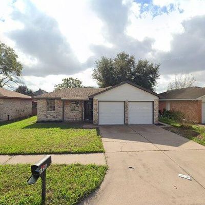 1434 S Circle Park St, Pasadena, TX 77504