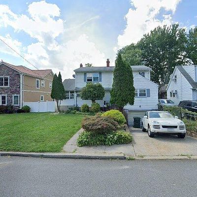 18 N Juliet St, Iselin, NJ 08830