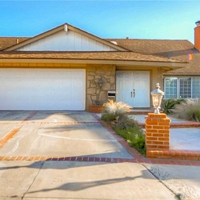 17462 Parker Dr, Tustin, CA 92780