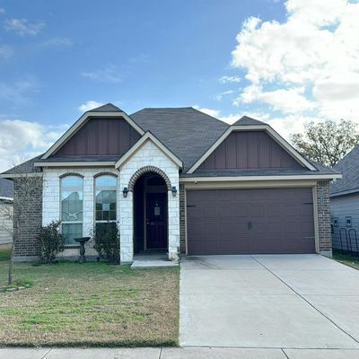 2105 Stubbs Dr, Bryan, TX 77807