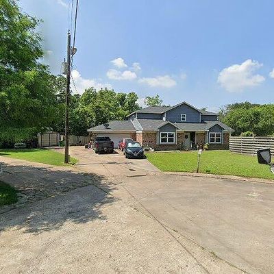 217 Cedar Ct, Richwood, TX 77531