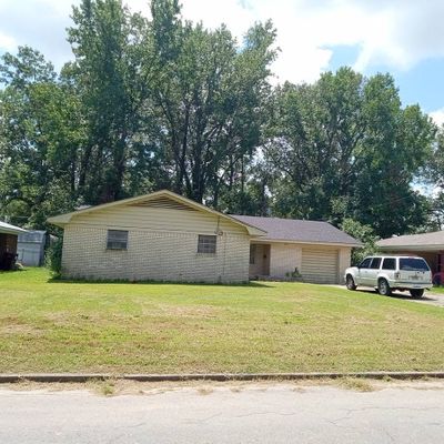 2210 W 37 Th Ave, Pine Bluff, AR 71603