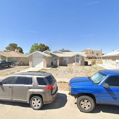 225 Barrel Cactus Dr, Horizon City, TX 79928