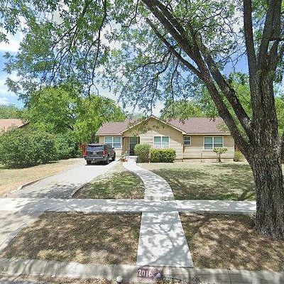 2016 Elizabeth Dr, Brownwood, TX 76801