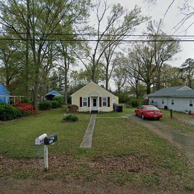 2037 Iowa St, Chesapeake, VA 23323